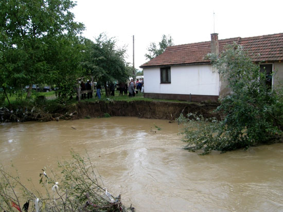 Oštećena kuća usljed izlivanja rječice Јanja...