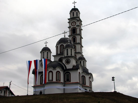 Novosagrađena crkva posvećena Pokrovu presvete Bogorodice u modričkom naselju Višnjik 