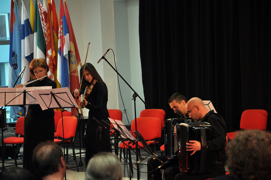 Marija Salaj (flauta), Leonora Bajramovski (violina), Stojan Bojić (harmonika), Danijel Nađ Meljkuti (bas-harmonika)