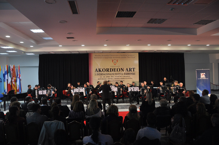 Orkestar harmonika Muzičke akademije u Istočnom Sarajevu