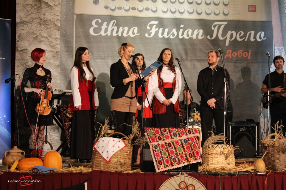 Etno-grupe “Iva” i spota za pjesmu “Trilogija” premijerno su predstavljeni u četvrtak, 27. decembra u Doboju
