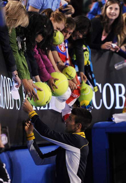 Meč Novak Đoković-Stanislav Vavrinka na Australian Open teniskom terenu u Melburnu.(FoNet/AP)
