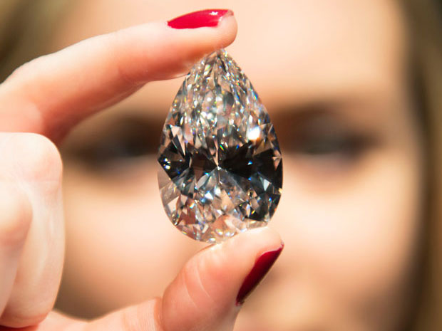 Najveći dijamant ponuđen na nekoj od aukcija. Njegova vrijednost je 13,5 miliona funti i ima 101,73 karata