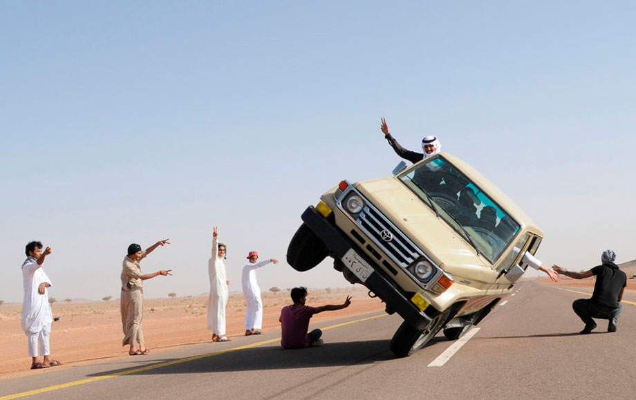 Demonstracija "sidewall skiing" (vožnju na dva točka) u sjevernom gradu Hail, "vožnja" koja je u zadnje vrijeme jako popularna među omladincima u Saudijskoj Arabiji...