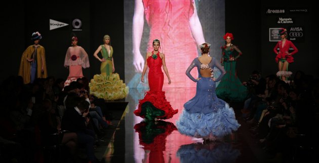 Modna revija flamenko haljina na 20.Međunarodnom flamenko modnom šou u Sevilji...