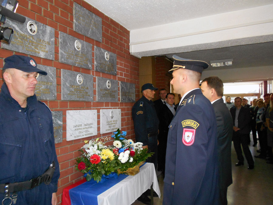 Zvornik: Dan policije-polaganje vijenaca