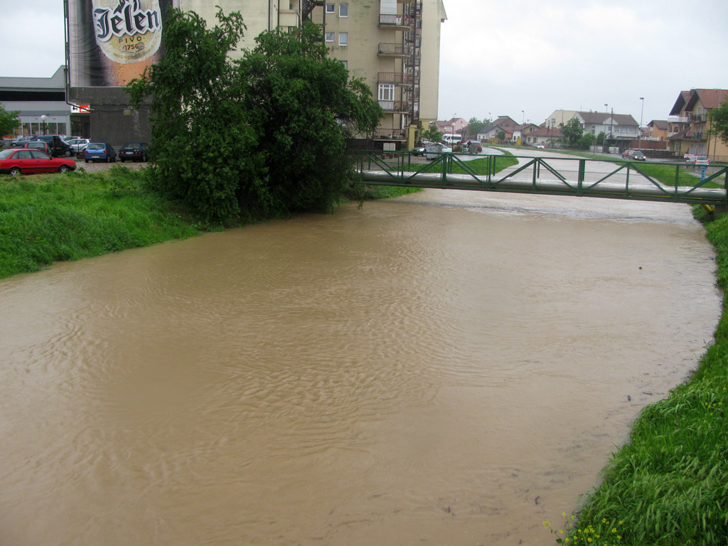Bijeljina: Kanal Dašnica koji prolazi kroz grad prijeti izlivanjem...