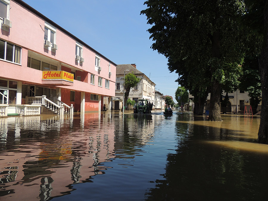 Šamac - poplave, centar grada pod vodom