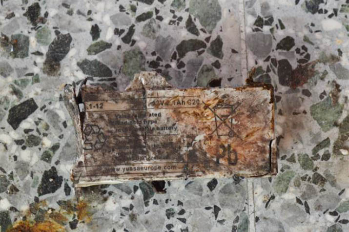 Fotografije bombe korištene u napadu u Mančesteru - ostaci 12 voltne baterije koja je najvjerovatnije iskorištena kao izvor napajanja (Foto: NY Times)