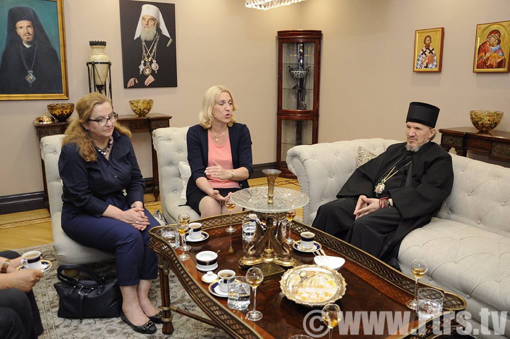 Premijerka Srpske posjetila je manastir Svetog Preobraženja Gospodnjeg u Miltonu, gdje je razgovarala sa episkopom kanadskim Mitrofanom...