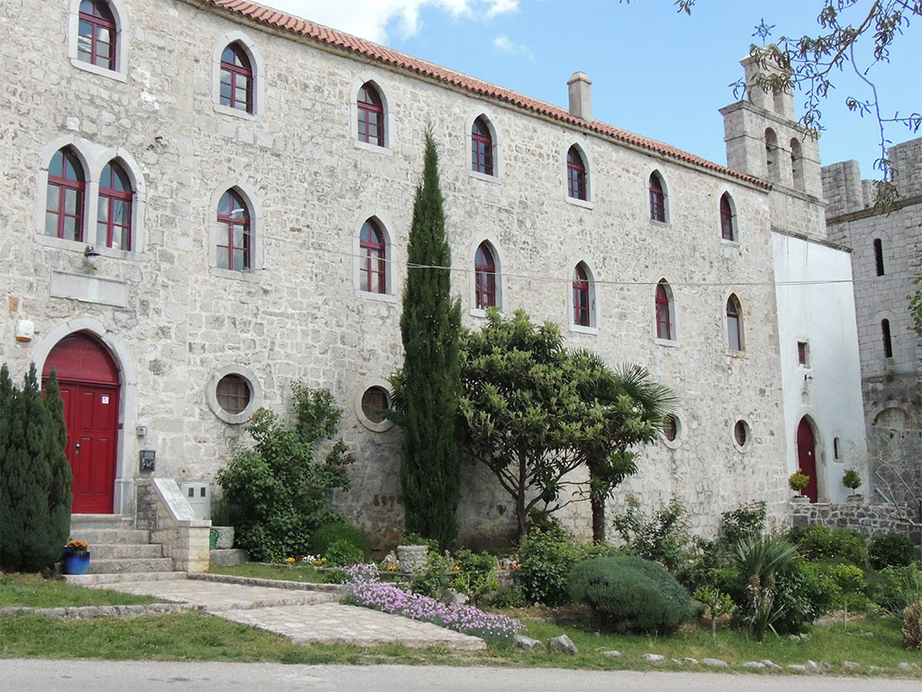 Manastir Krupa - najzapadnija zadužbina Nemanjića podignuta 1317. godine