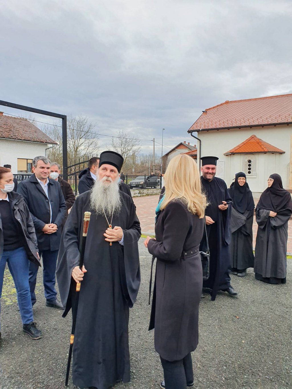 Željka Cvijanović u posjeti manastiru Јasenovac