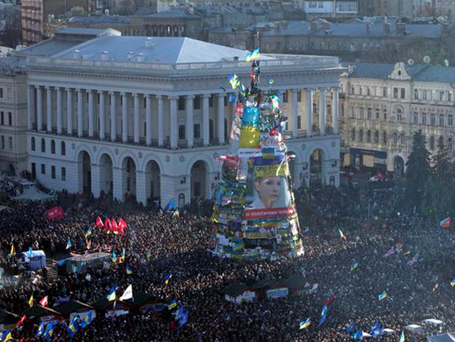 Protesti u Kijevu - Foto: Beta/AP