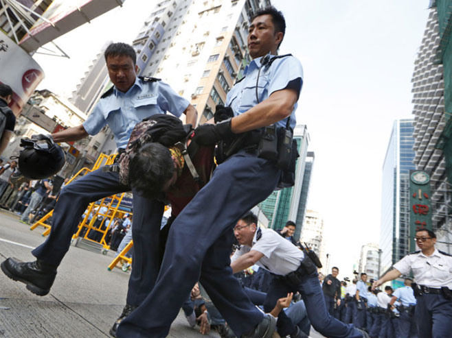 Protesti u Hong Kongu - Foto: AP