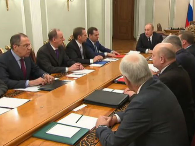Putin na sastanku Savjeta nacionalne bezbjednosti (Screnshoot from Video) (Arhiv) - 