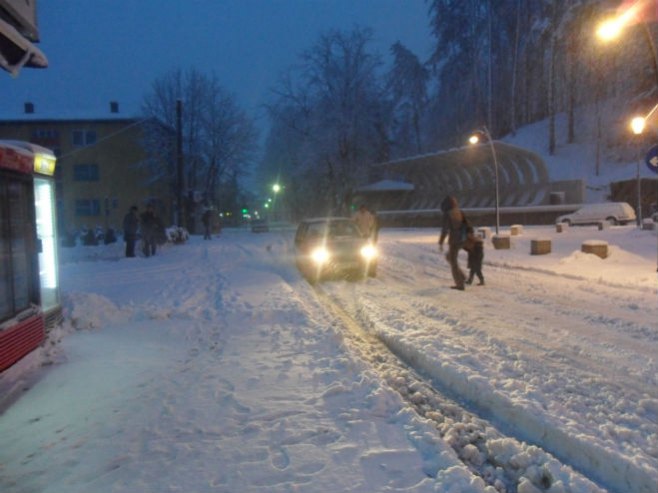 Obilne snježne padavine u Novom Gradu - Foto: SRNA
