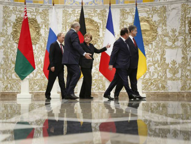 Minsk: Putin, Merkel, Oland, Porošenko - Foto: AP