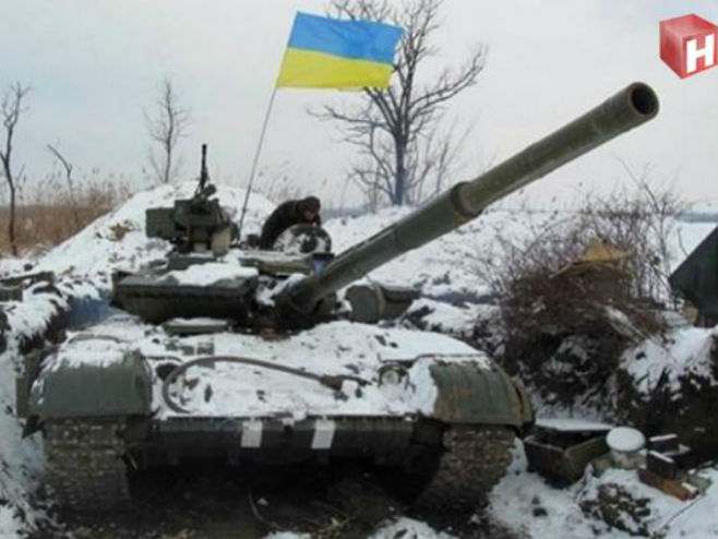Ukrajinski tenk (foto: novorossia.su/ru) - 