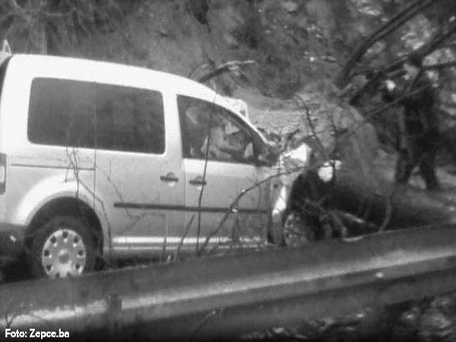 Žepče: Begov Han - vozač automobila Kedi poginuo nakon odrona - Foto: klix.ba