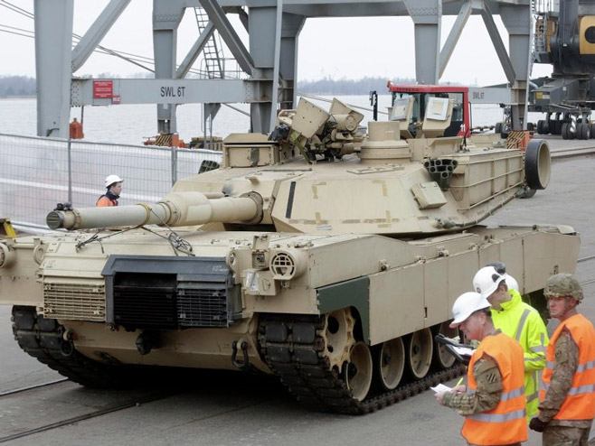 Američki tenkovi za "odvraćanje" Rusije (foto: www.sputniknews.com) - 
