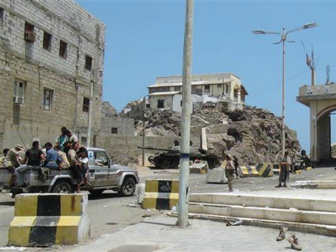 Borbe u Adenu (Јemen) - Foto: AFP
