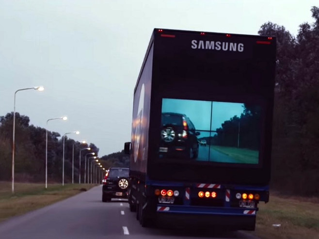 Samsung kamion - Foto: AP