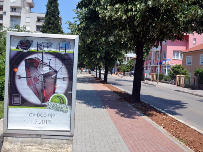 Nacistička obilježja na reklamnim panoima u Mostaru - Foto: klix.ba