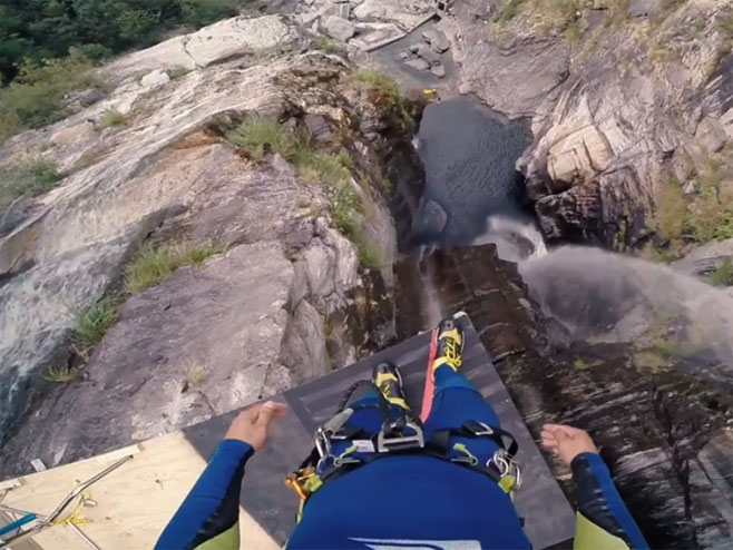 Skočio sa litice visoke 58,8 metara - Foto: Screenshot/YouTube