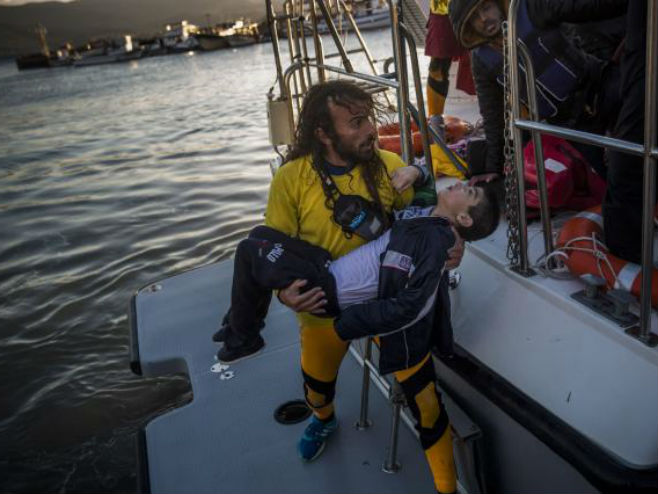 Spasavanje izbjeglica u Egejskom moru - Foto: AP
