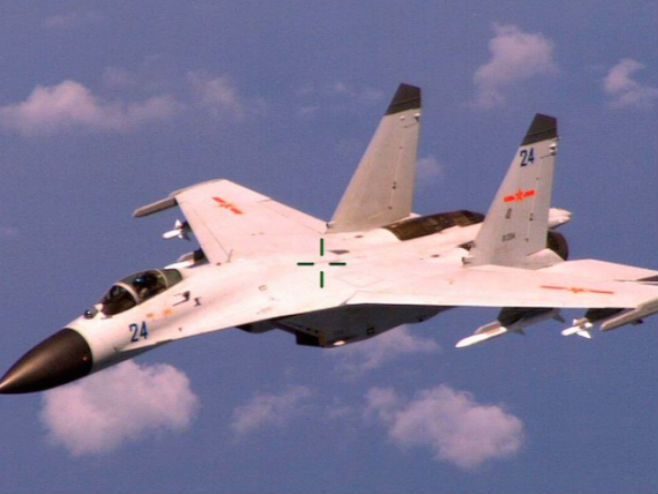 Kineski borbeni avion (Twitter  ‏@StateofGlobe) - 