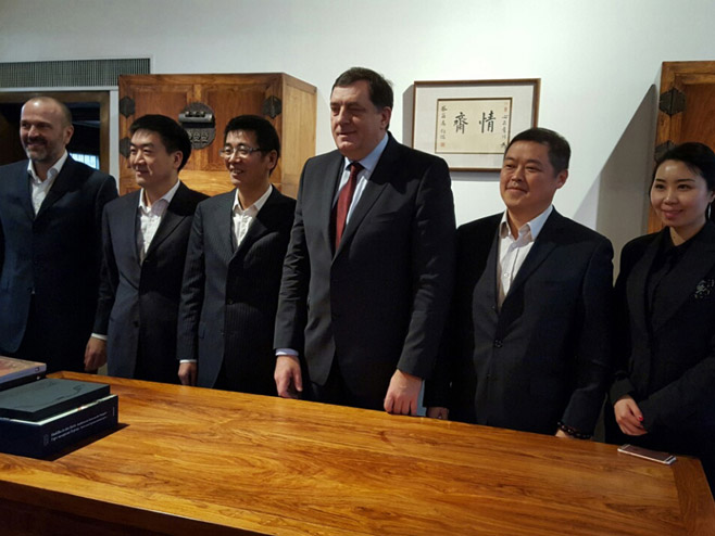 Peking: Milorad Dodik sa kineskim investitorima - Foto: SRNA