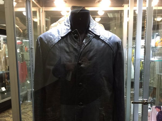 Kožna jakna iz „Rokija“ prodata za 149.000 dolara! (foto: https://twitter.com/ArashMarkazi) - 