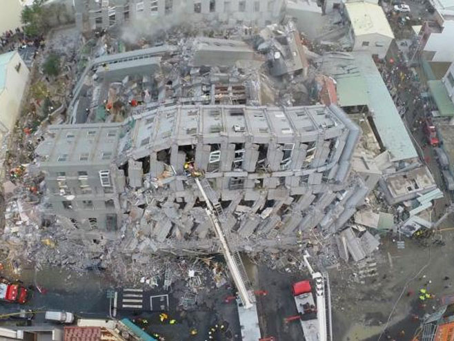 Tajvan: Zemljotres srušio stambeni kompleks - Foto: TANЈUG