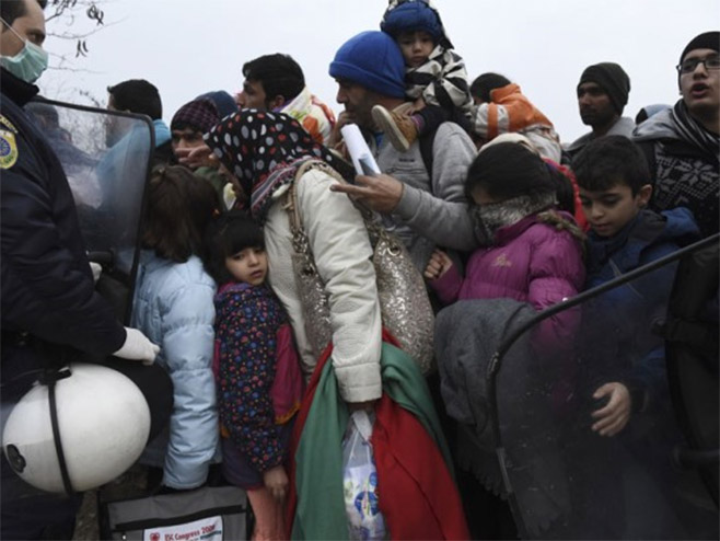Migranti na makedonsko-grčkoj granici - Foto: TANЈUG