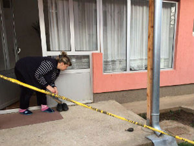 Bačena bomba na srpsku kuću u Lipljanu - Foto: RTS