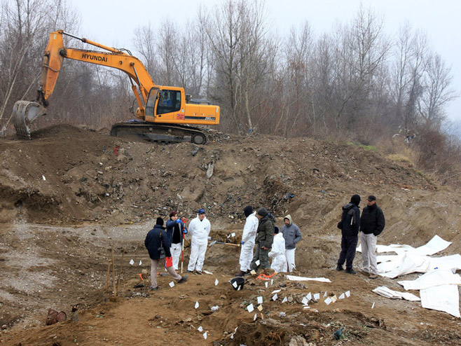 Eshumacija u jami Radača kod Mostara - Foto: klix.ba