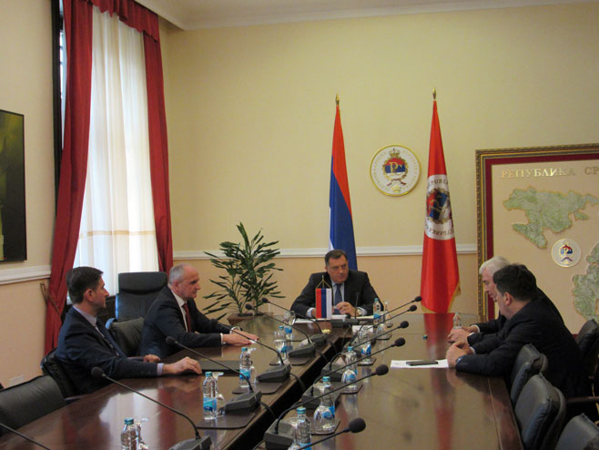 Milorad Dodik sa predstavnicima stranaka - Foto: SRNA