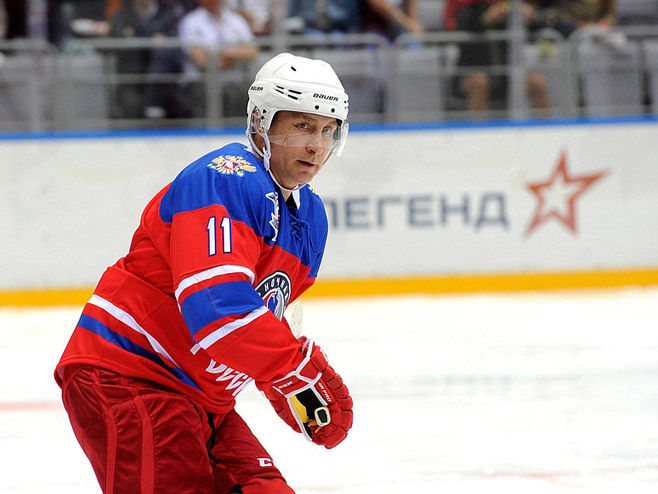 Putin igra Hokej (Foto: en.kremlin.ru) - 