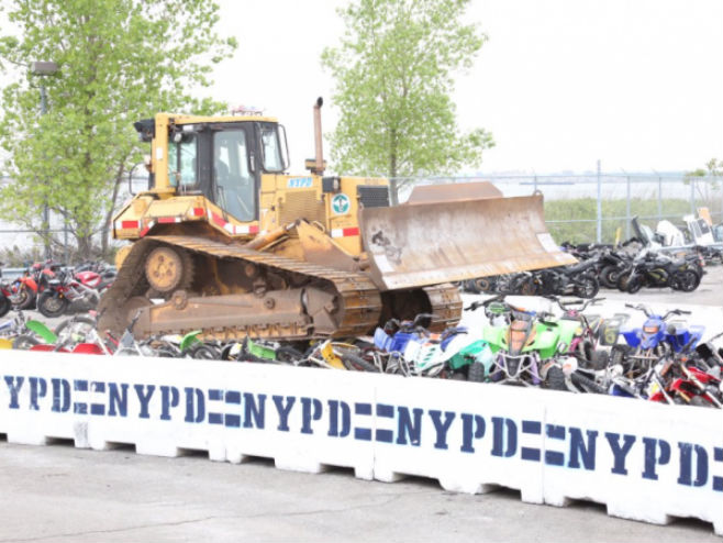 Njujork: Uništavanje motocikla (NYC Police Department photo) - 