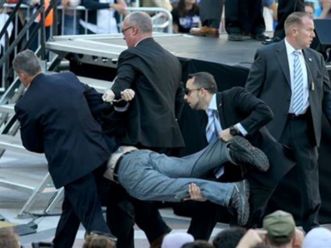 Incident na Sandersovom skupu - Foto: AP