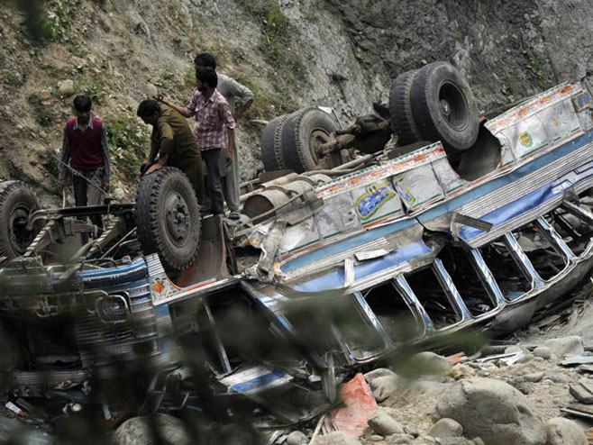 Autobus - nesreća - Foto: AFP