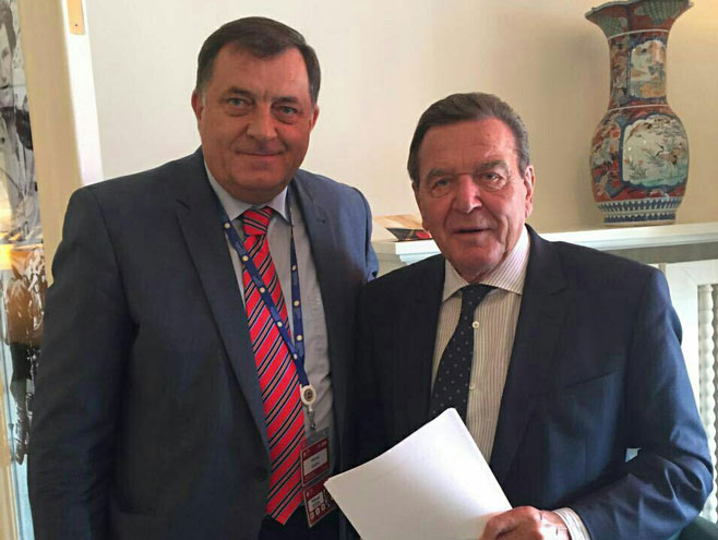 Milorad Dodik i Gerhard Šreder - Foto: RTRS