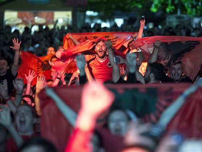 Navijači Albanije - Foto: AP