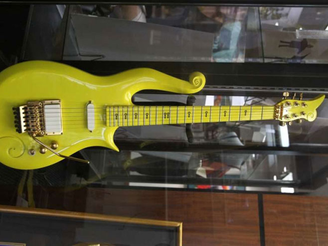 Princova žuta gitara - Foto: ilustracija