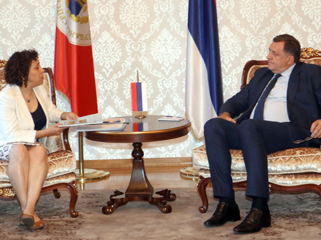 Predsjednik Republike Srpske Milorad Dodik razgovarao je danas u Banjoj Luci sa Sezin Sinanoglu - Foto: RTRS