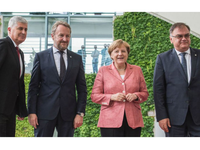 Angela Merkel i članovi Predsjedništva BiH   (Foto:informativa.ba/) - 