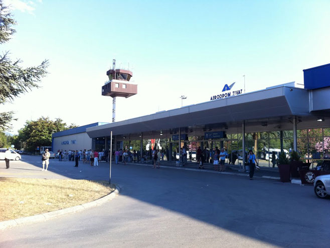 Aerodrom Tivat (Foto: panoramio.com) - 