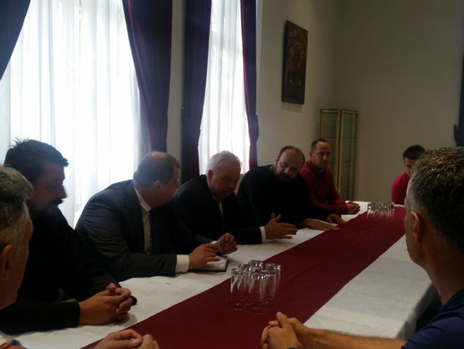 Ivancov sa predstavnicima Srba u Mostaru - Foto: SRNA