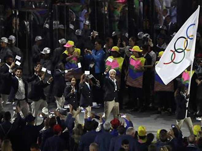 Prvi put na Olimpijadi takmiče se sportisti bez zastave - Foto: AP