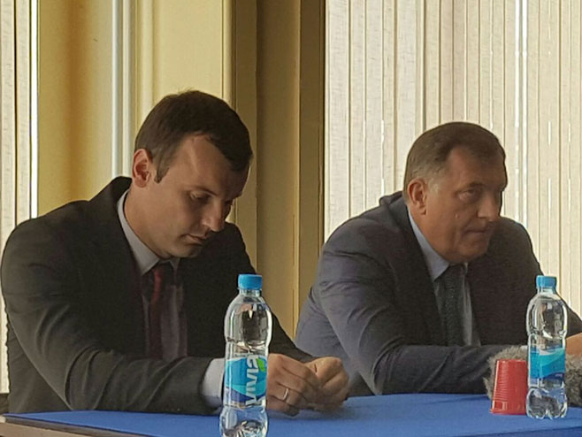 Milorad Dodik i Mladen Grujičić (Foto: Twiter) - 